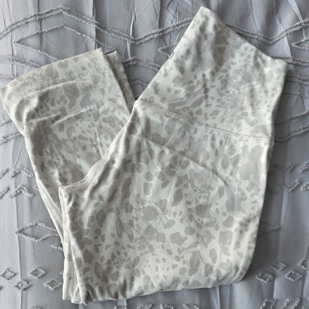 Lululemon Crop Leopard Print Leggings